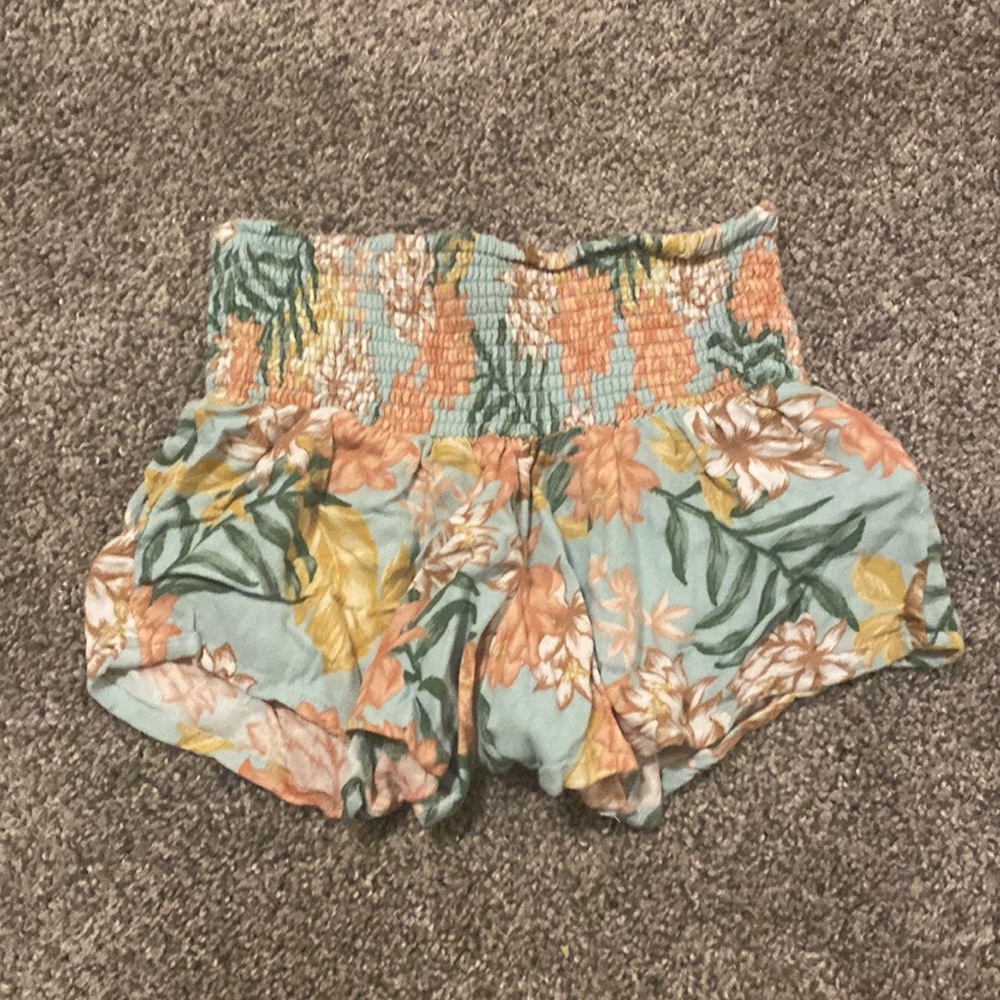 floral rip curl shorts (xs)